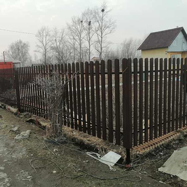 Фотография установленного забора